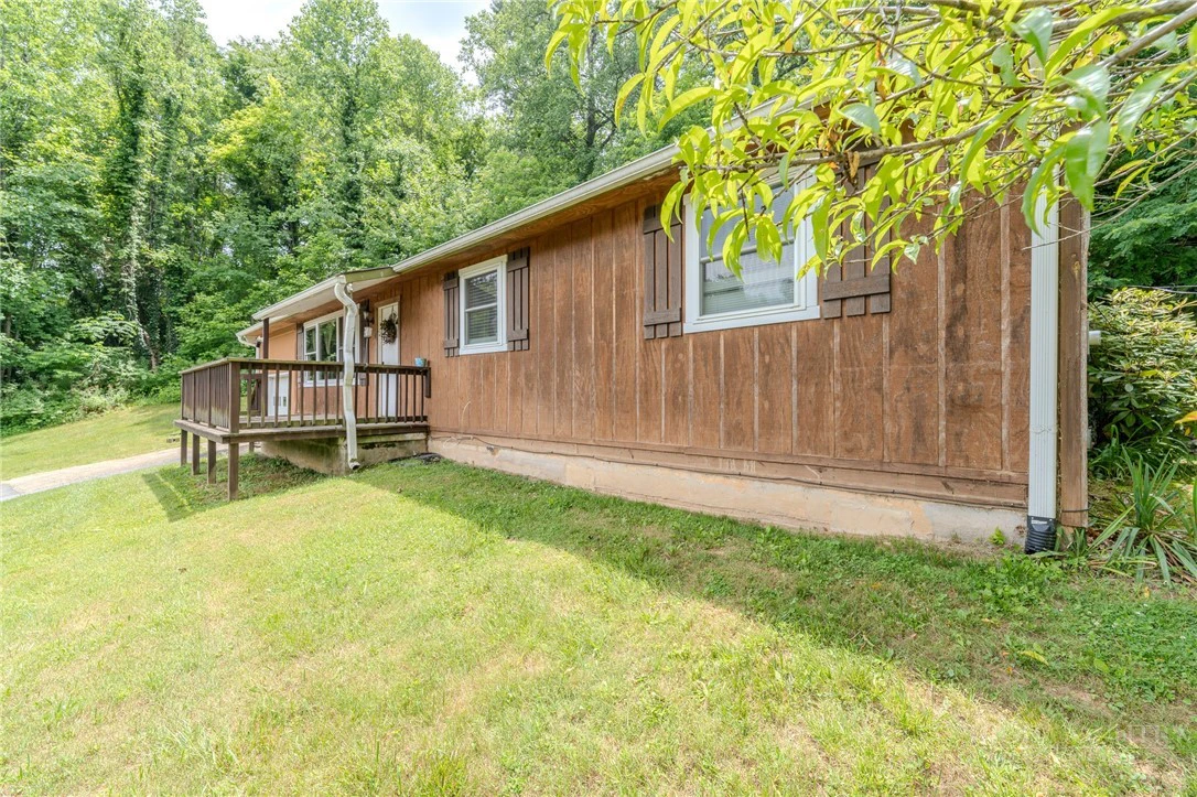 Image number 4 for the current listing