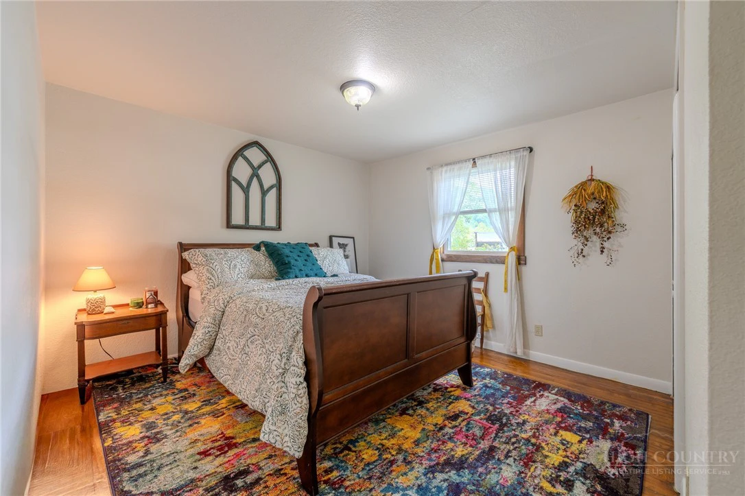 Image number 11 for the current listing