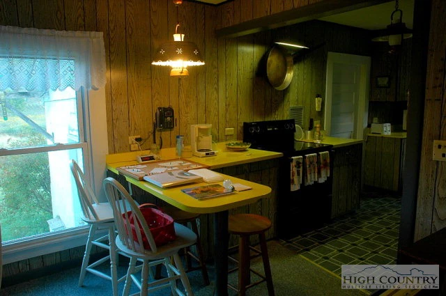 Image number 5 for the current listing