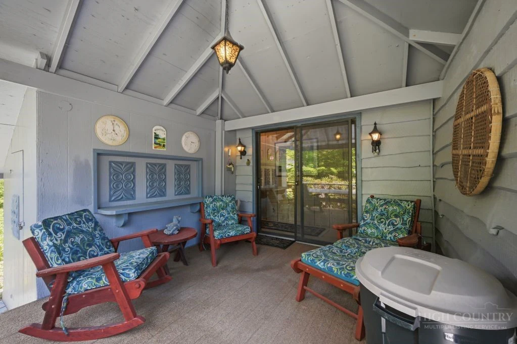 Image number 4 for the current listing