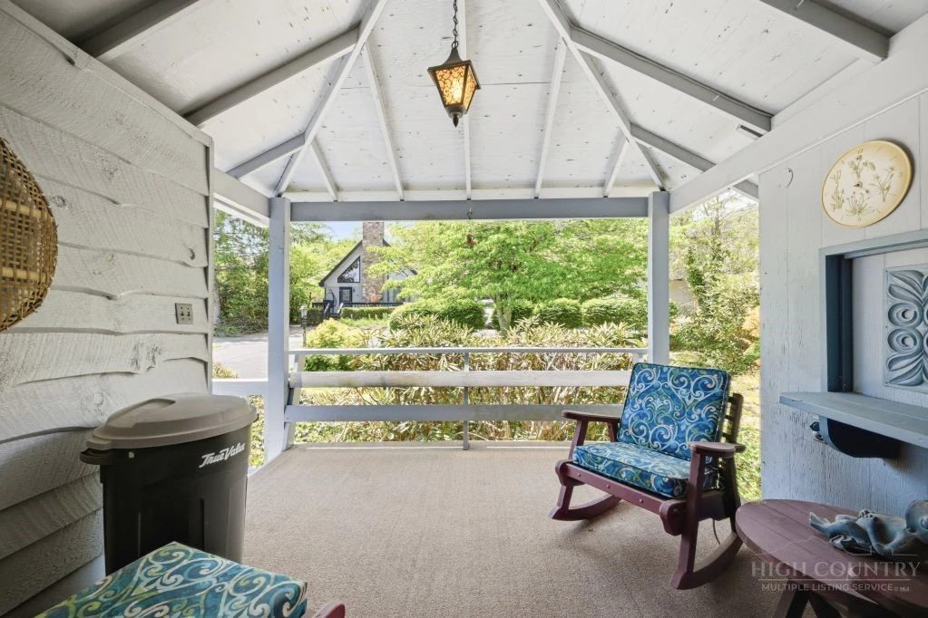 Image number 5 for the current listing