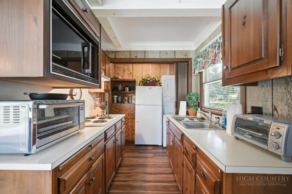 Image number 6 for the current listing