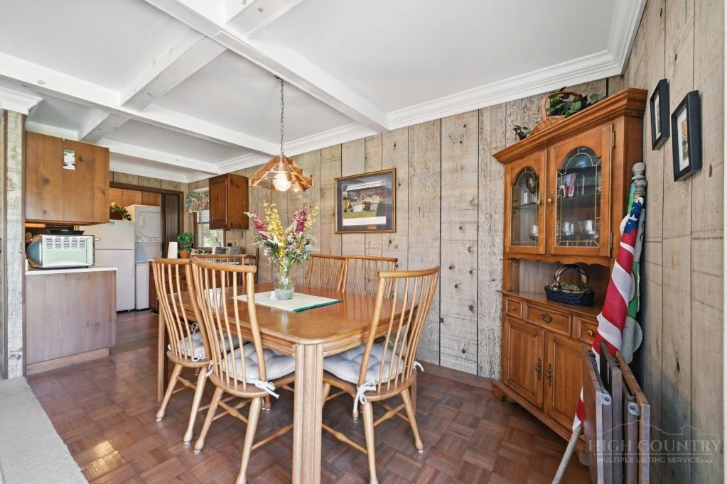 Image number 8 for the current listing