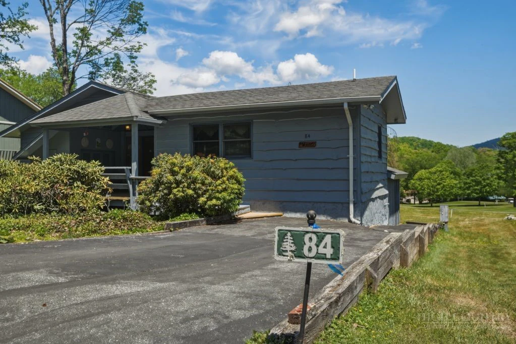 Image number 15 for the current listing