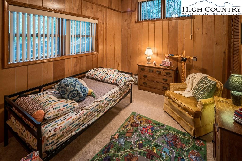 Image number 6 for the current listing