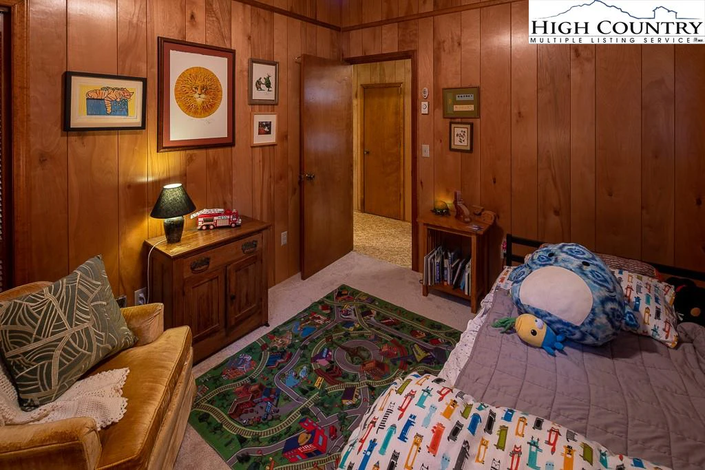 Image number 5 for the current listing