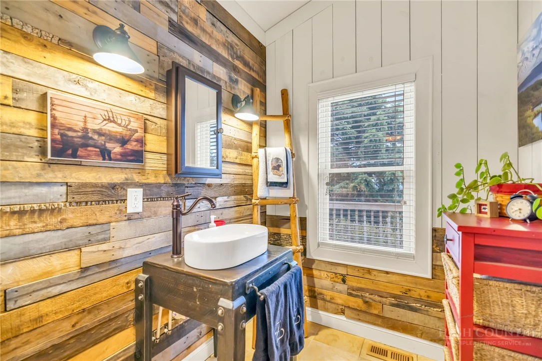 Image number 4 for the current listing