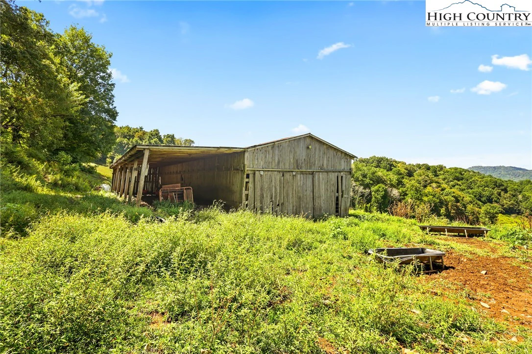Image number 14 for the current listing