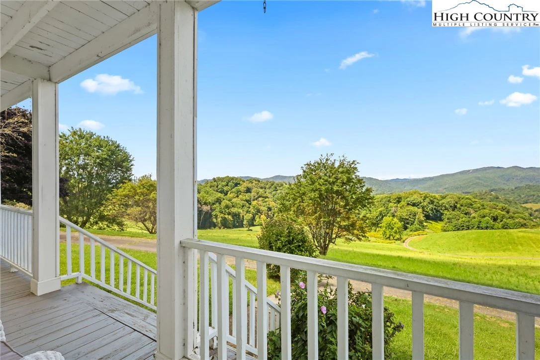 Image number 10 for the current listing