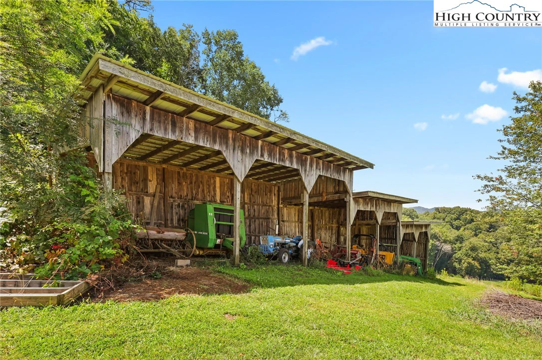 Image number 3 for the current listing