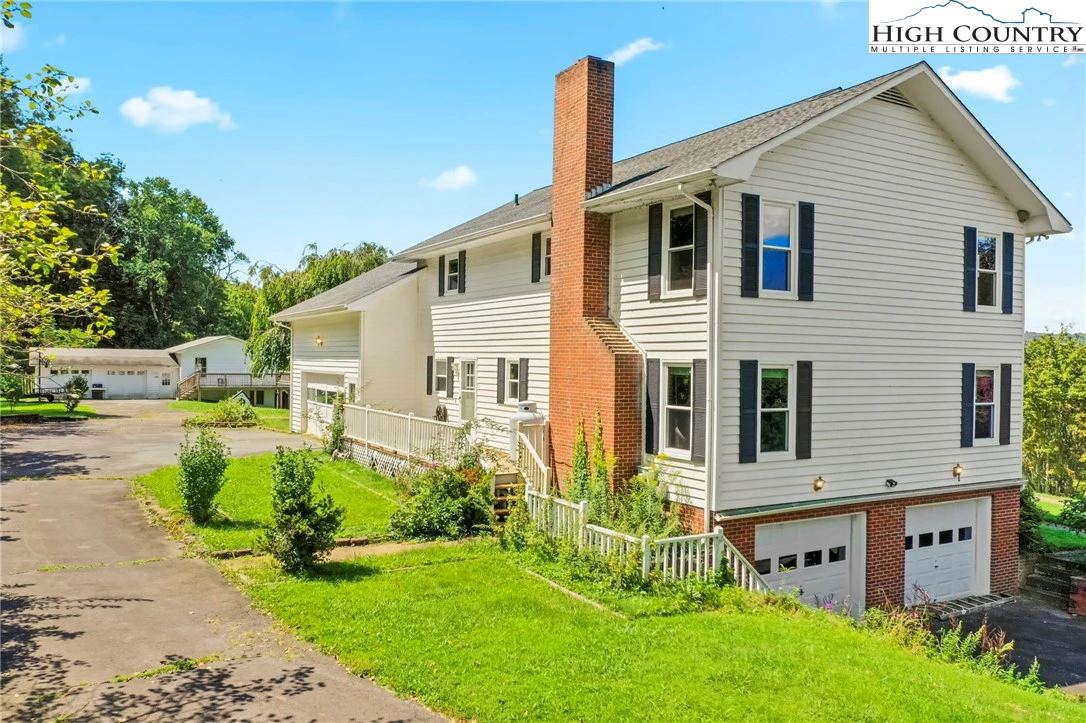 Image number 46 for the current listing