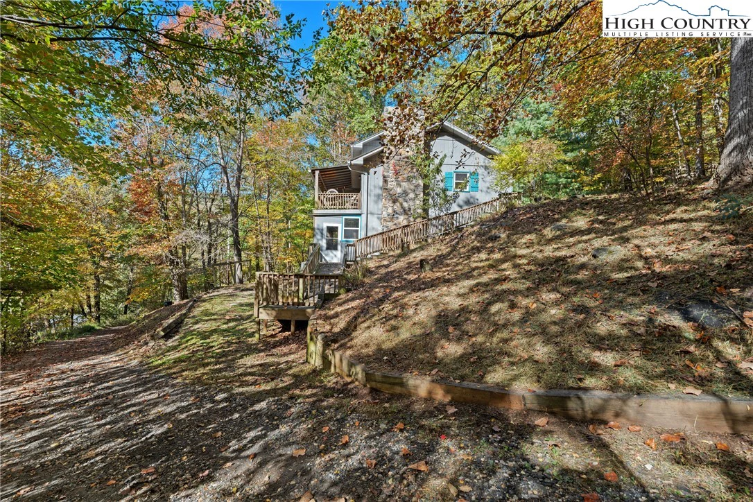 Image number 31 for the current listing