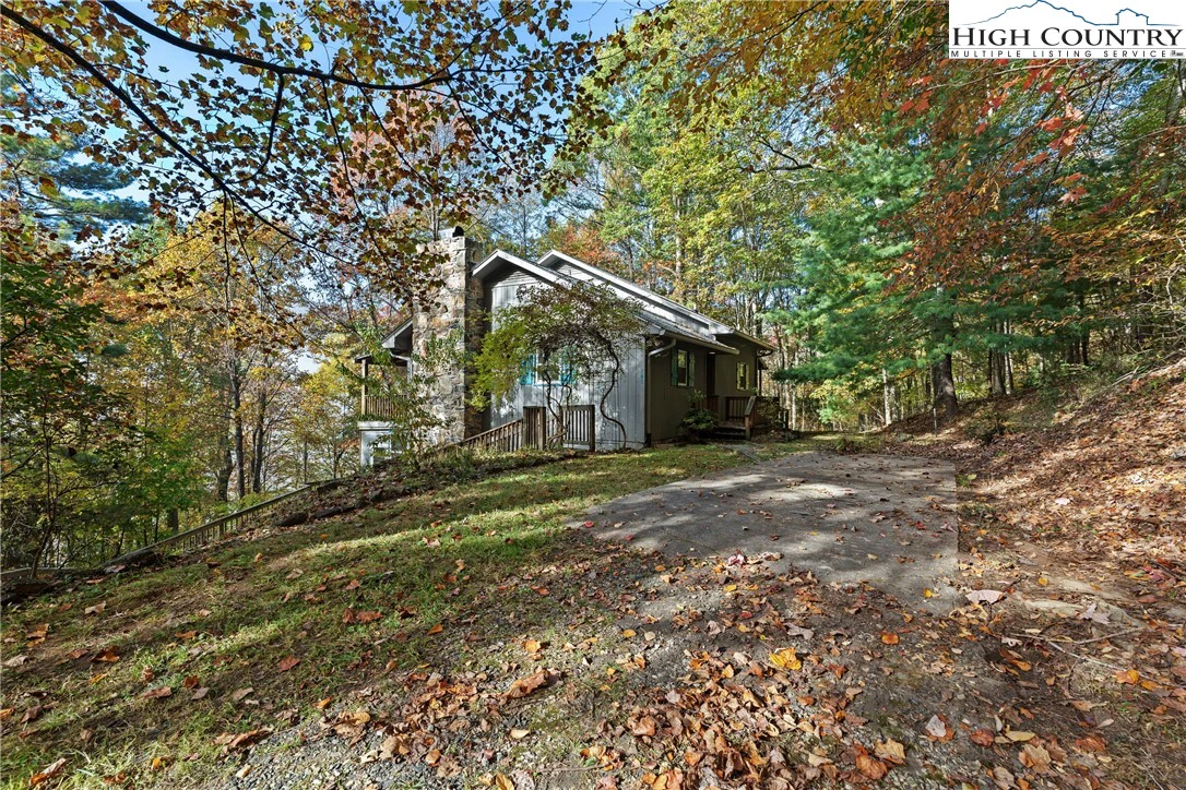 Image number 1 for the current listing