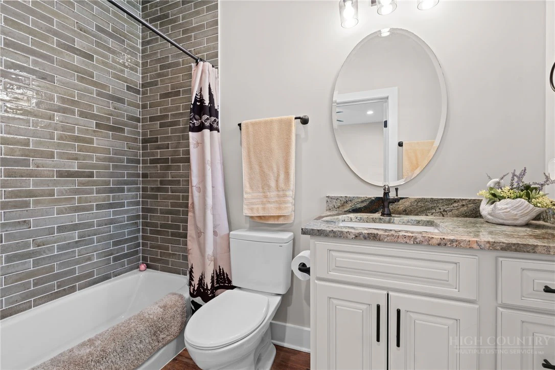 Image number 7 for the current listing