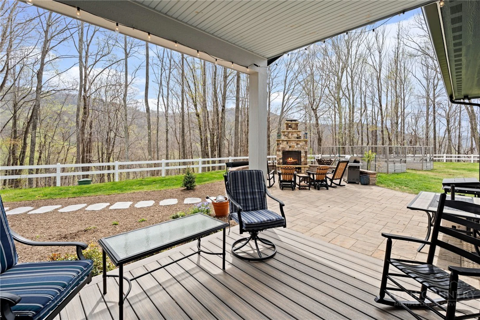 Image number 4 for the current listing