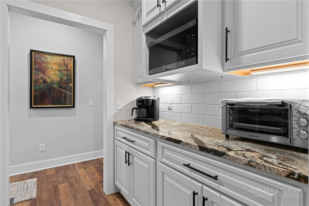 Image number 10 for the current listing