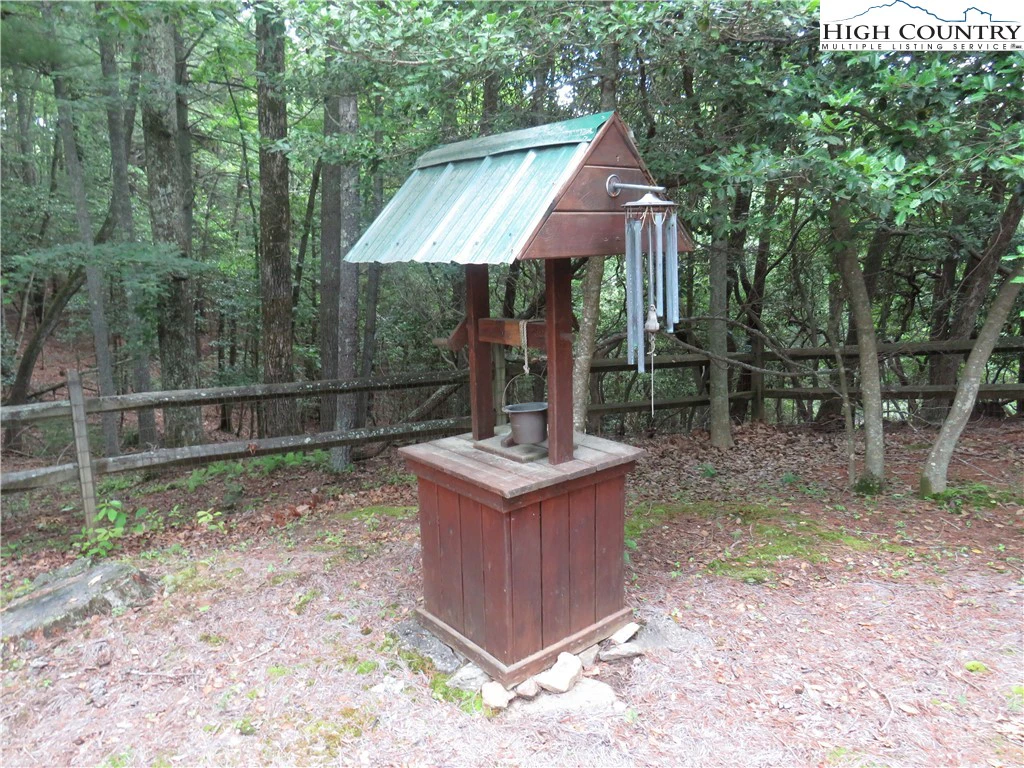 Image number 5 for the current listing