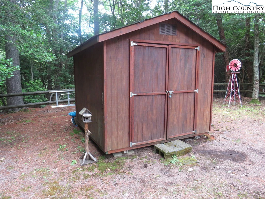 Image number 6 for the current listing