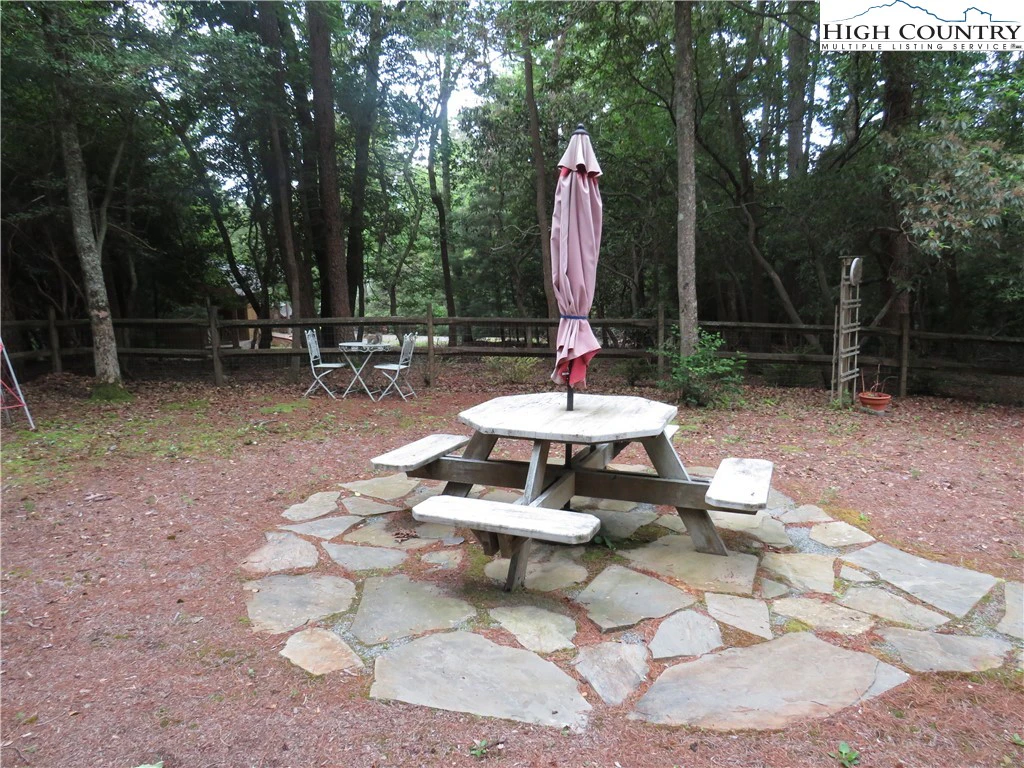 Image number 13 for the current listing