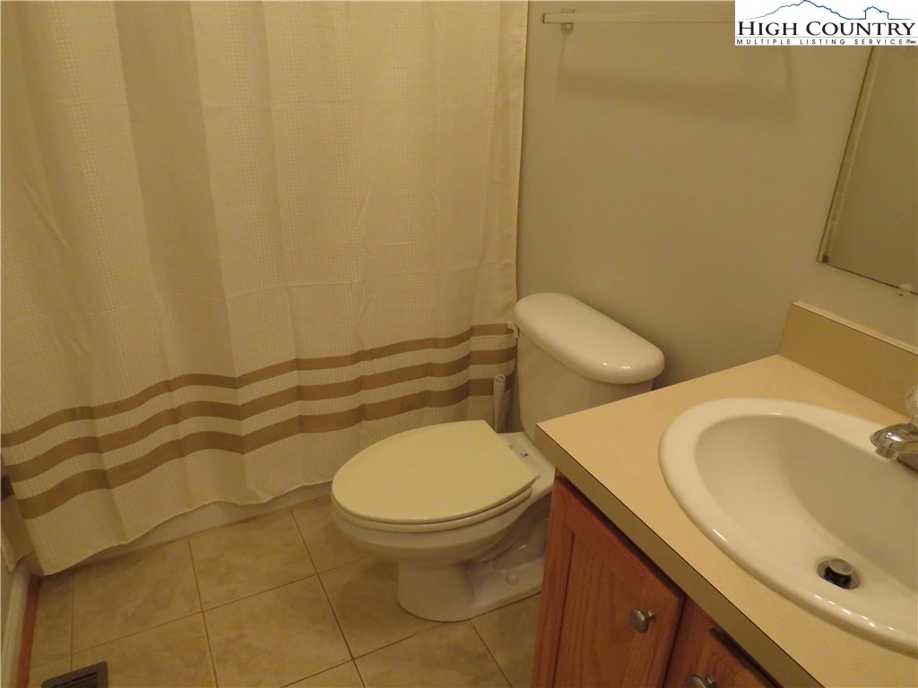 Image number 11 for the current listing