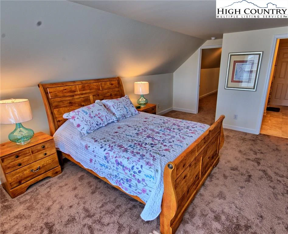 Image number 6 for the current listing