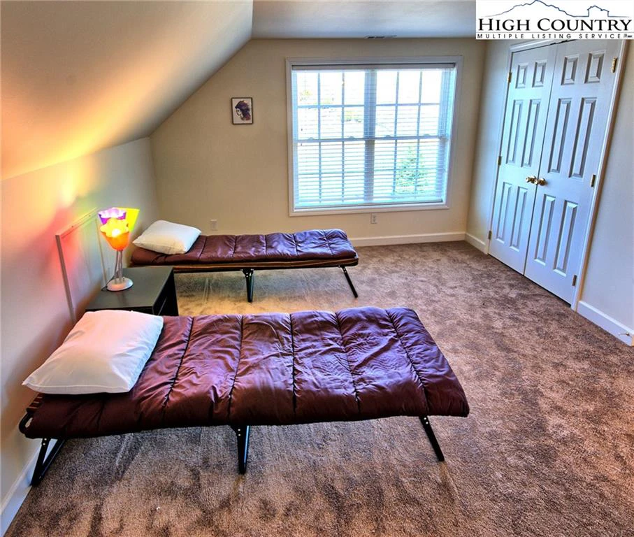 Image number 7 for the current listing