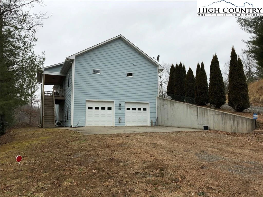 Image number 4 for the current listing