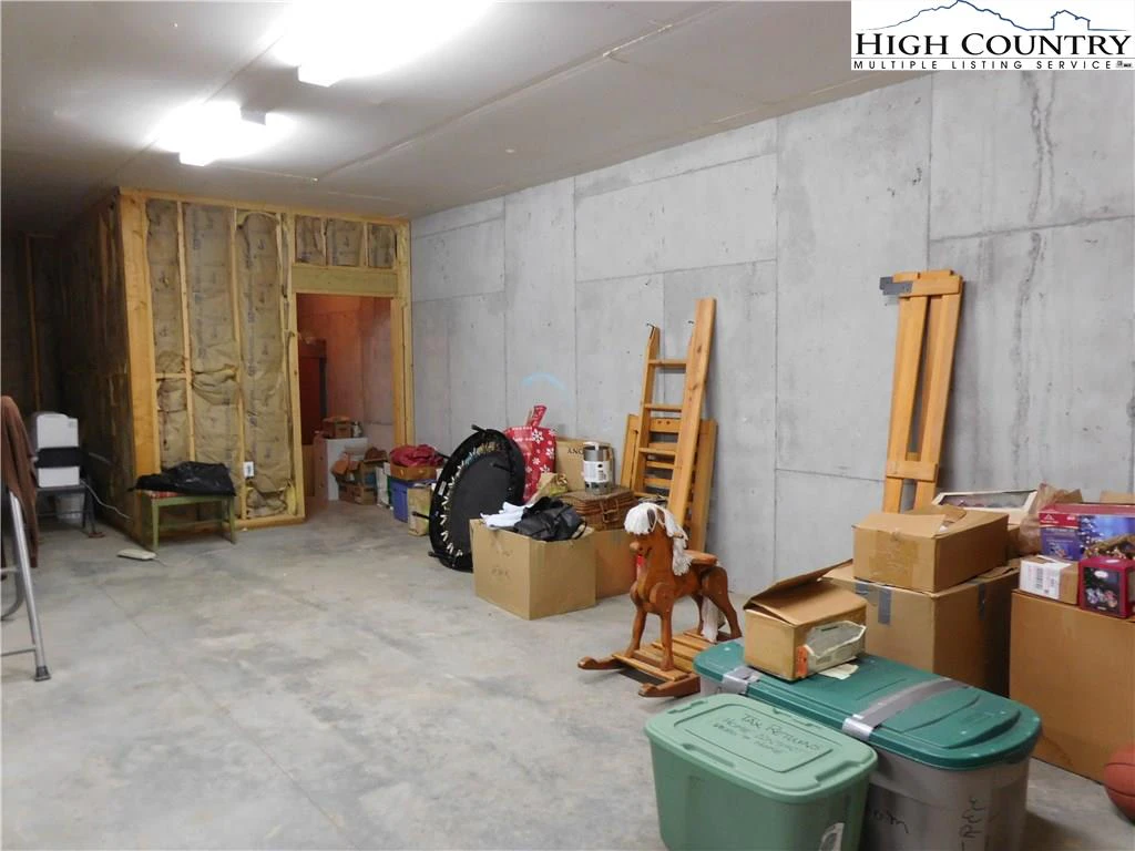 Image number 8 for the current listing