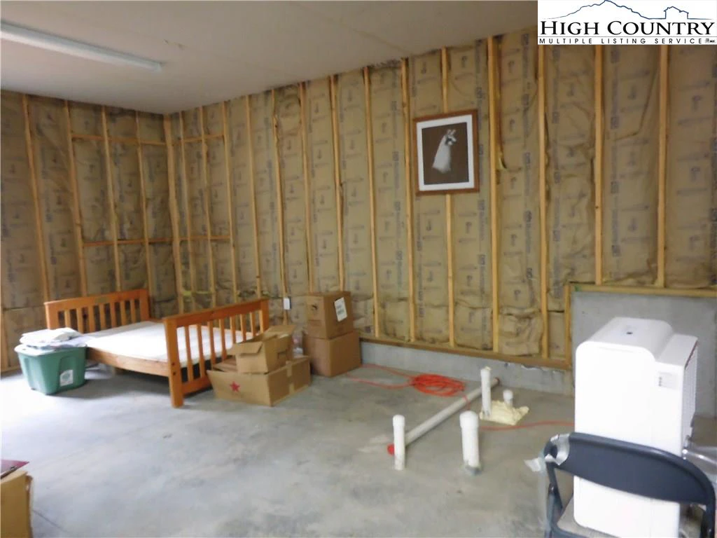 Image number 10 for the current listing