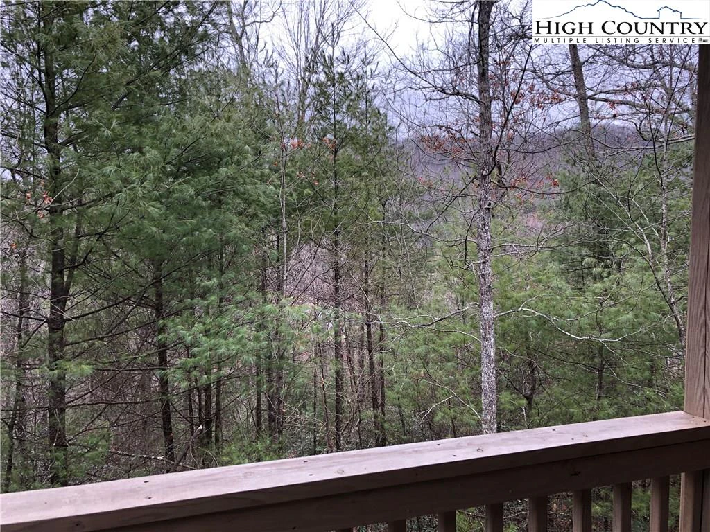 Image number 16 for the current listing