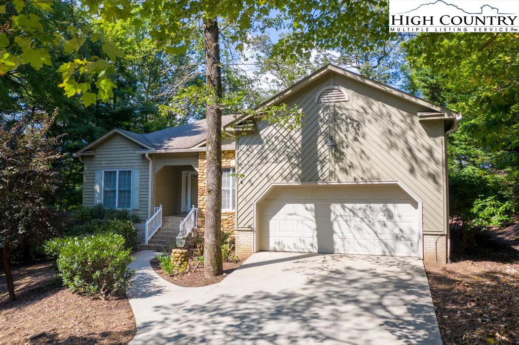 Image number 1 for the current listing