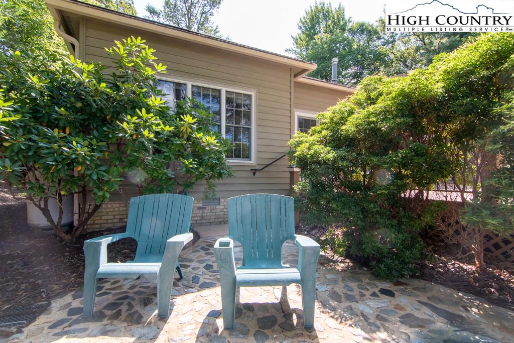 Image number 9 for the current listing