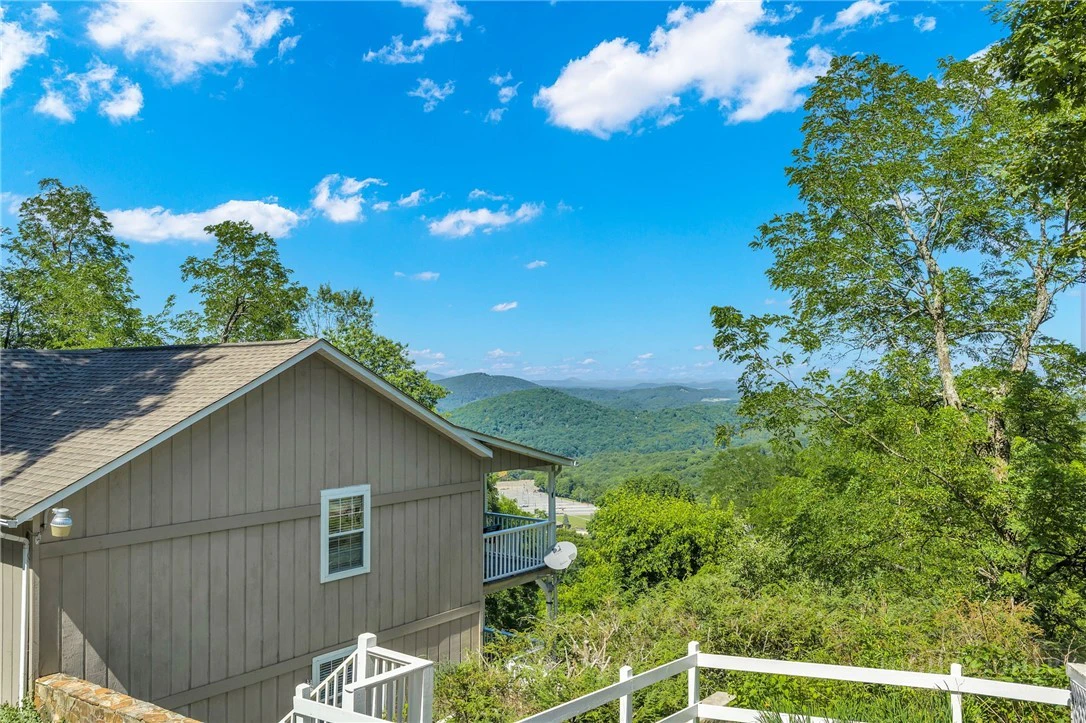 Image number 2 for the current listing