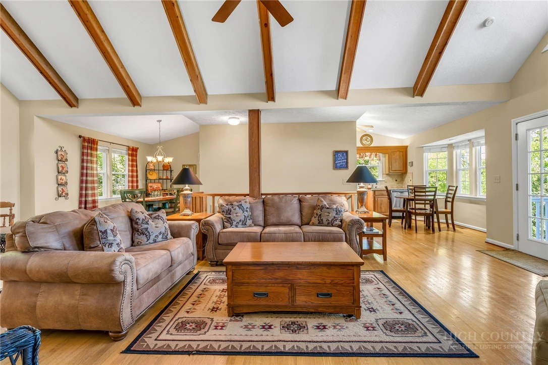 Image number 6 for the current listing