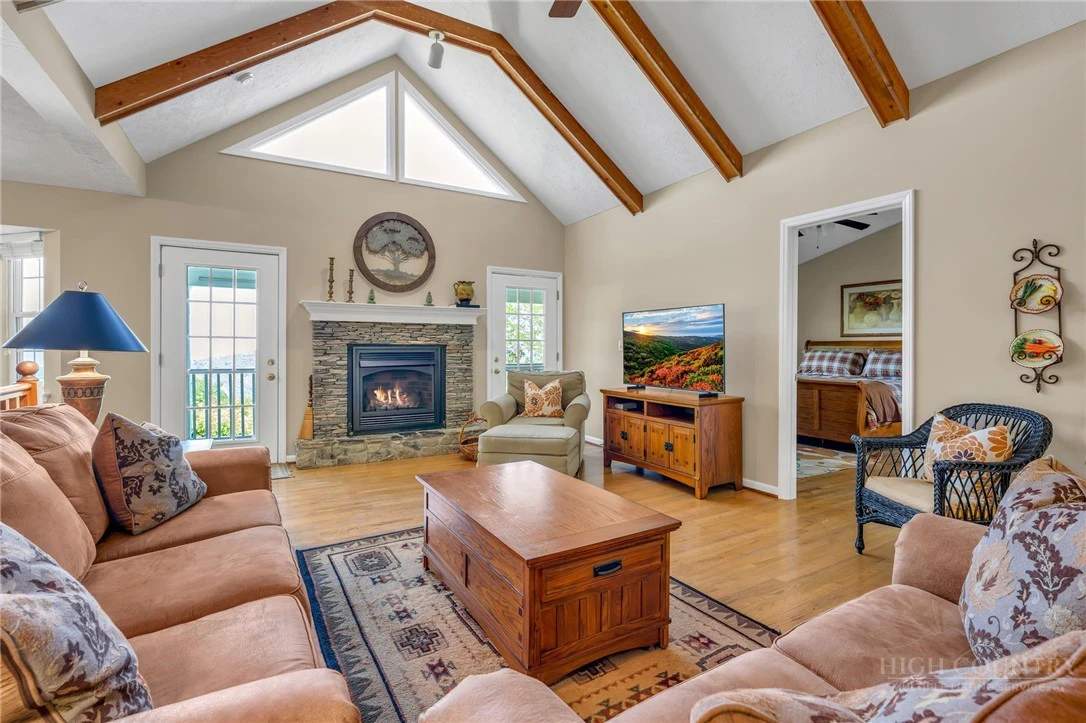 Image number 7 for the current listing