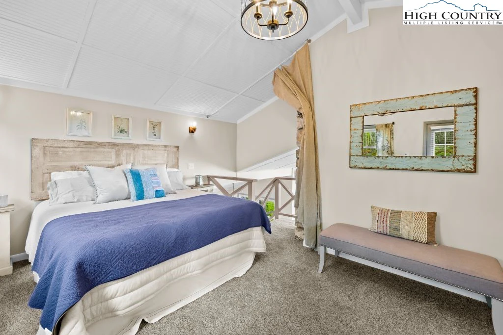 Image number 5 for the current listing