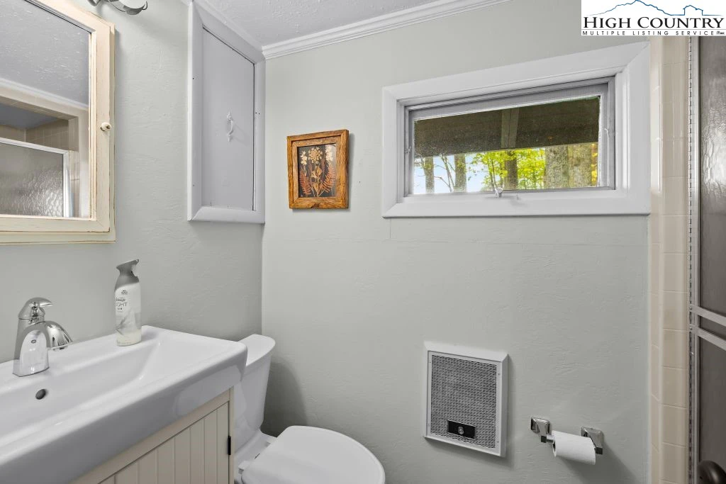 Image number 6 for the current listing