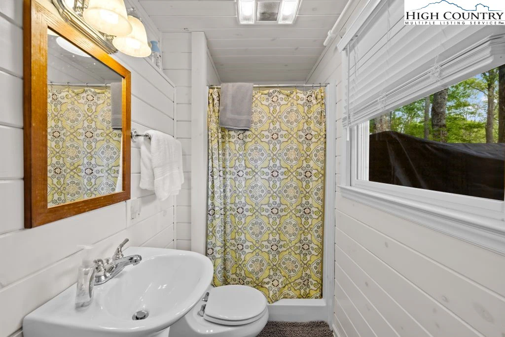 Image number 9 for the current listing