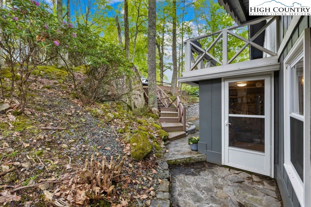 Image number 12 for the current listing