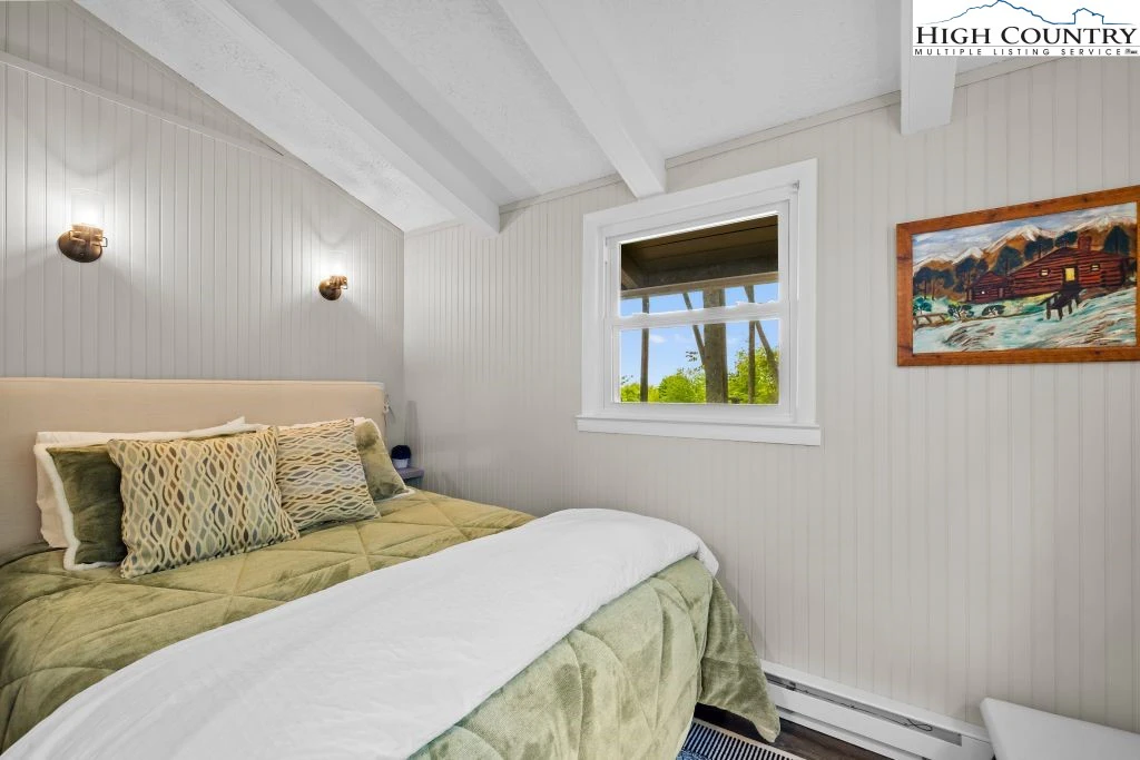 Image number 3 for the current listing