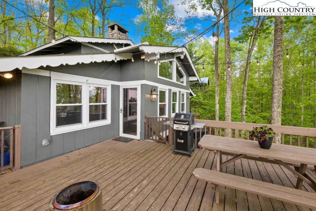 Image number 15 for the current listing