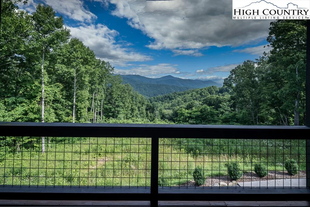 Image number 11 for the current listing