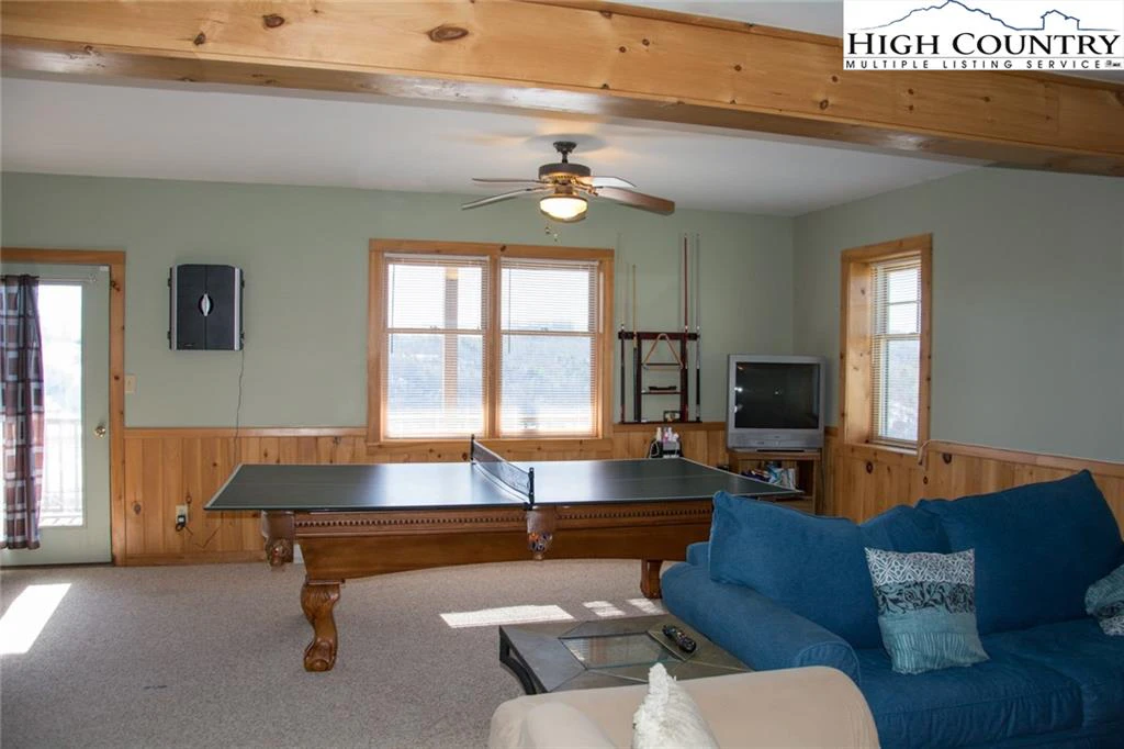 Image number 11 for the current listing