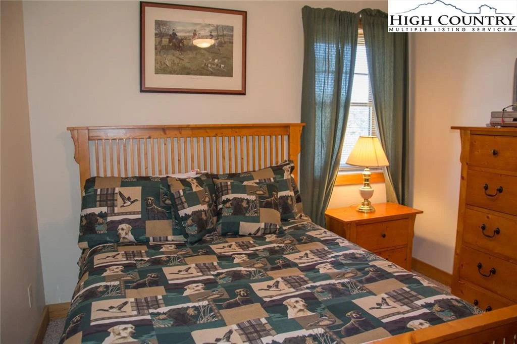 Image number 9 for the current listing