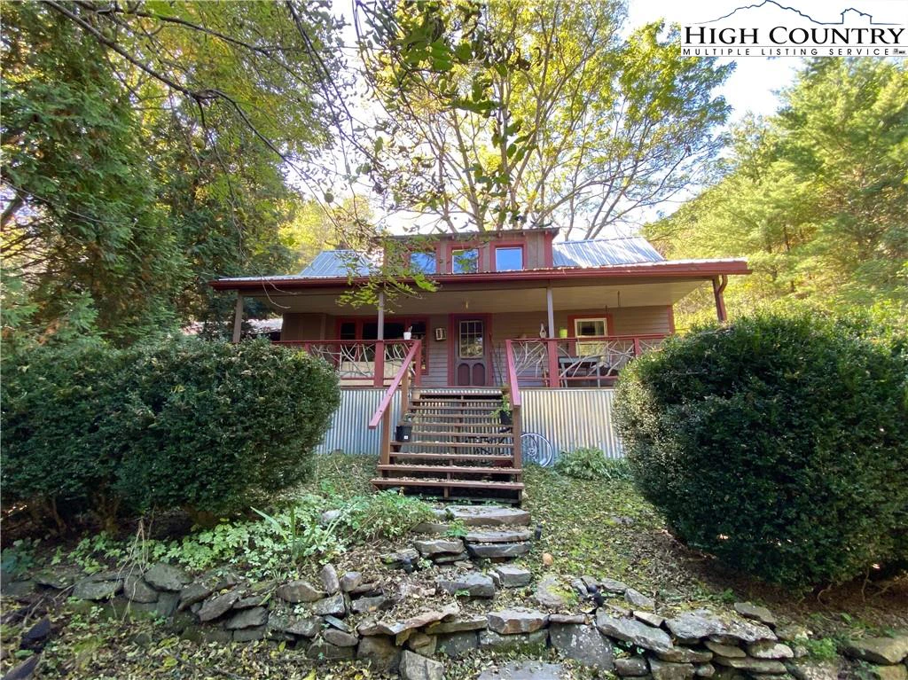 Image number 1 for the current listing
