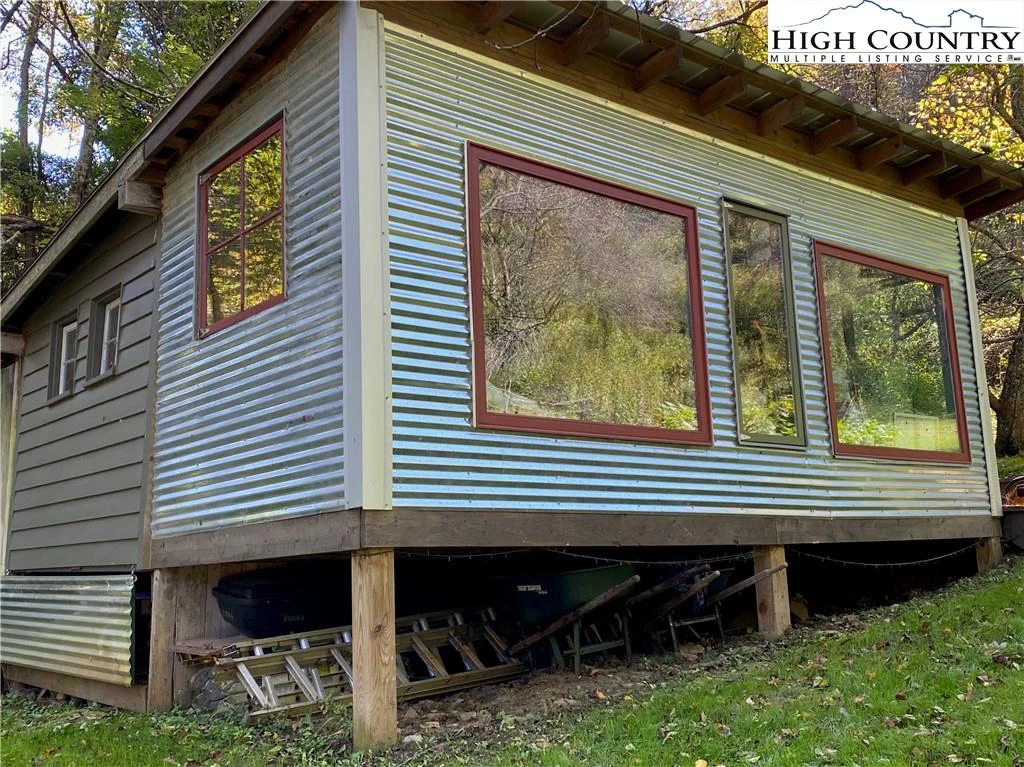 Image number 8 for the current listing