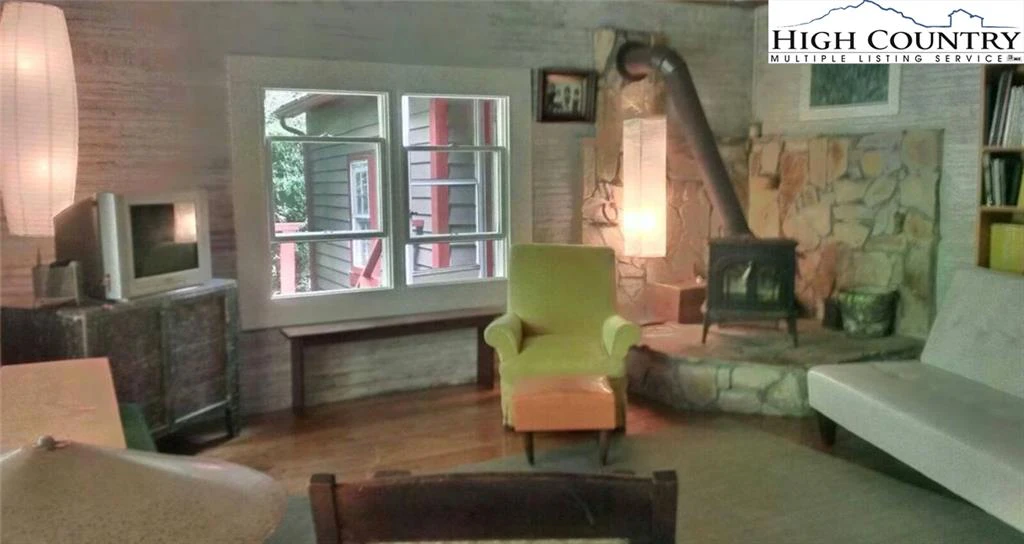 Image number 20 for the current listing