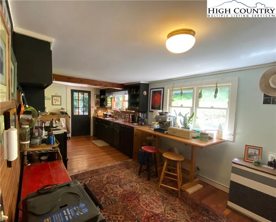 Image number 16 for the current listing