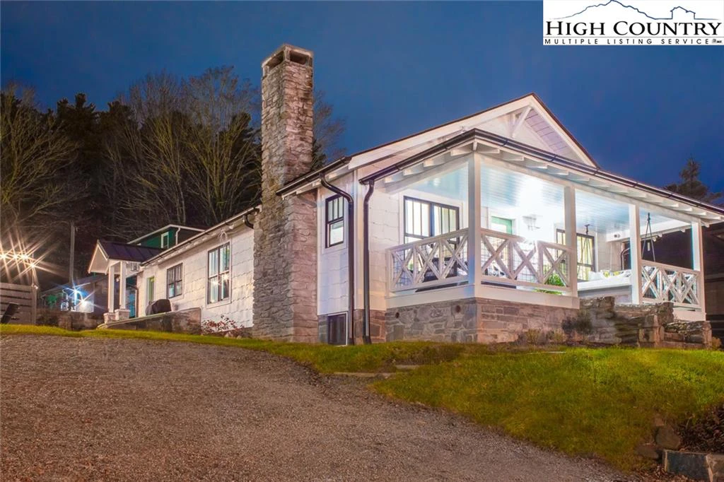 Image number 1 for the current listing