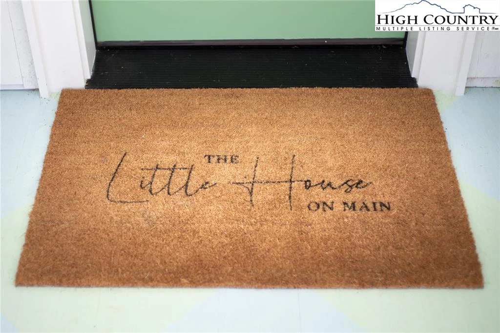 Image number 11 for the current listing